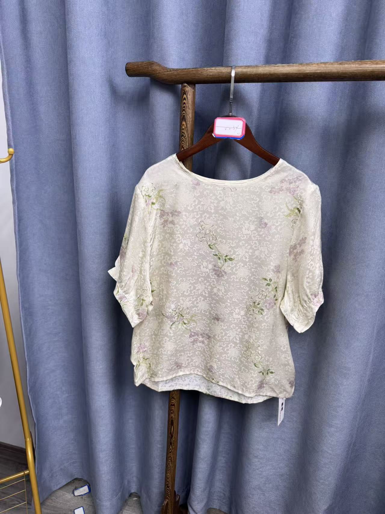 （瑕疵）夏季新款简约百搭桑蚕丝短袖上衣女V234