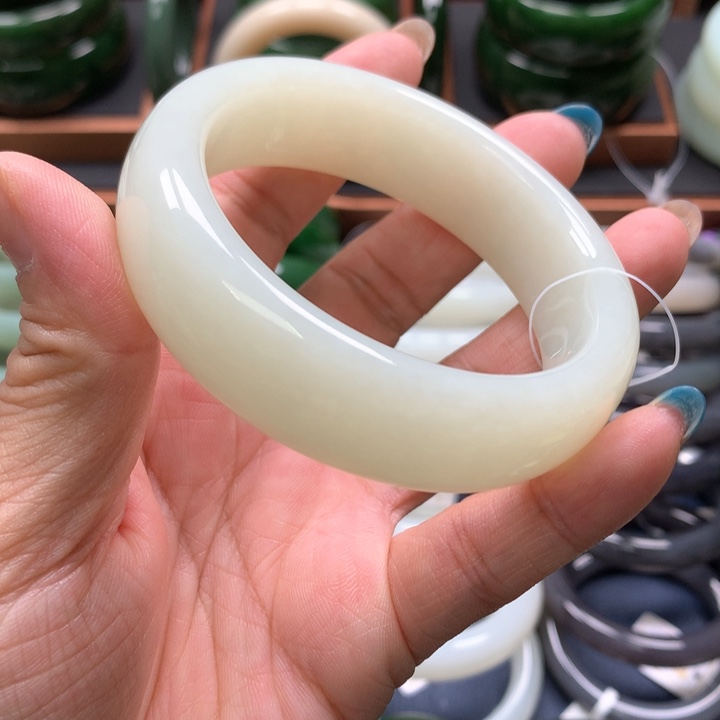 【闪购商品】未镶嵌手镯和田玉51