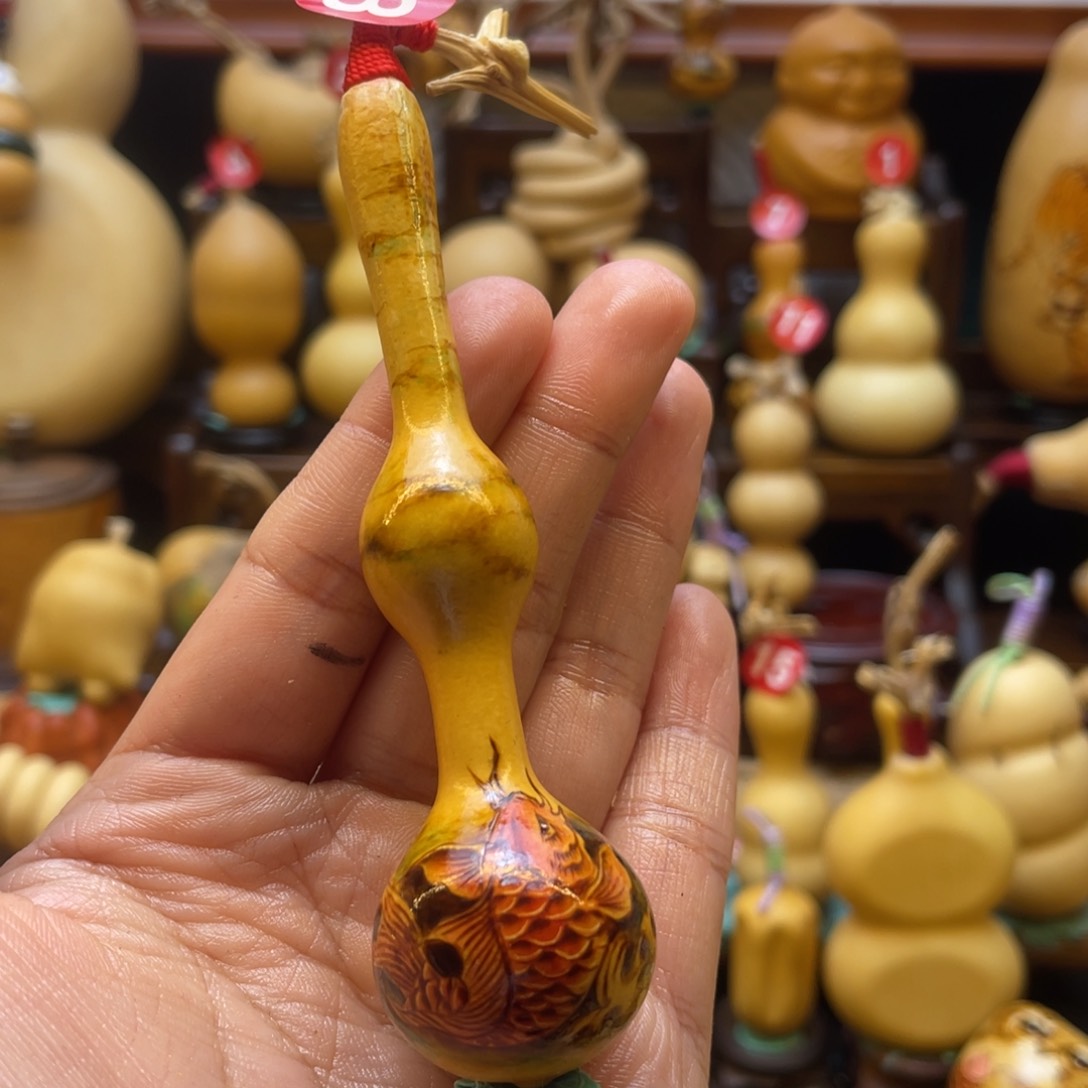 雷**青葫芦等多种颜色的花鸟画作品被国内外