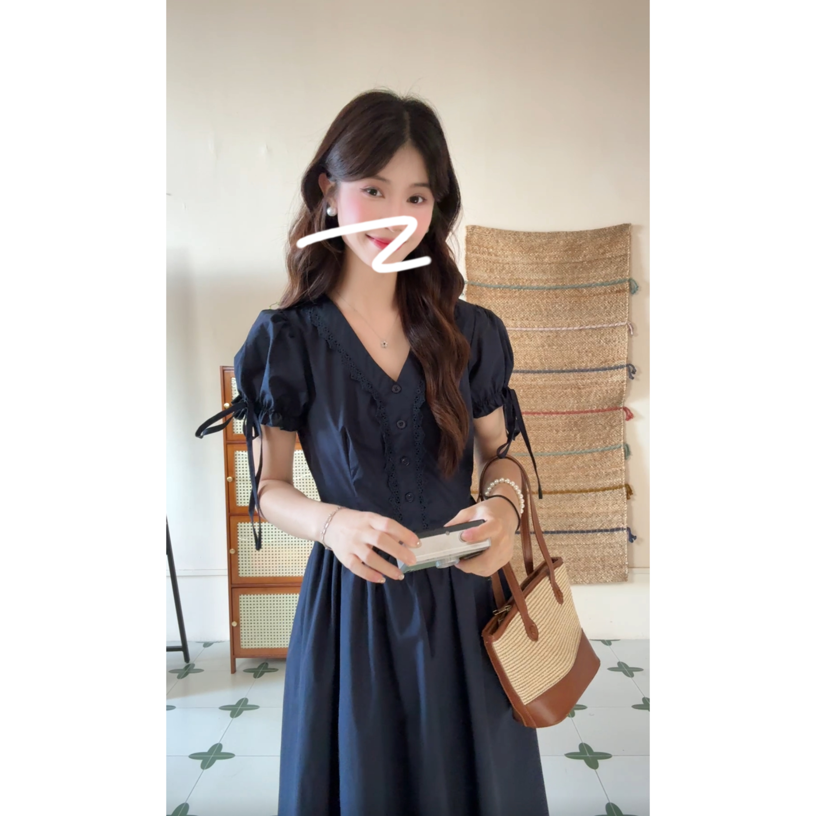 夏季ins风V领连衣裙黑色花边茶歇裙时尚泡泡袖显瘦国风L251599