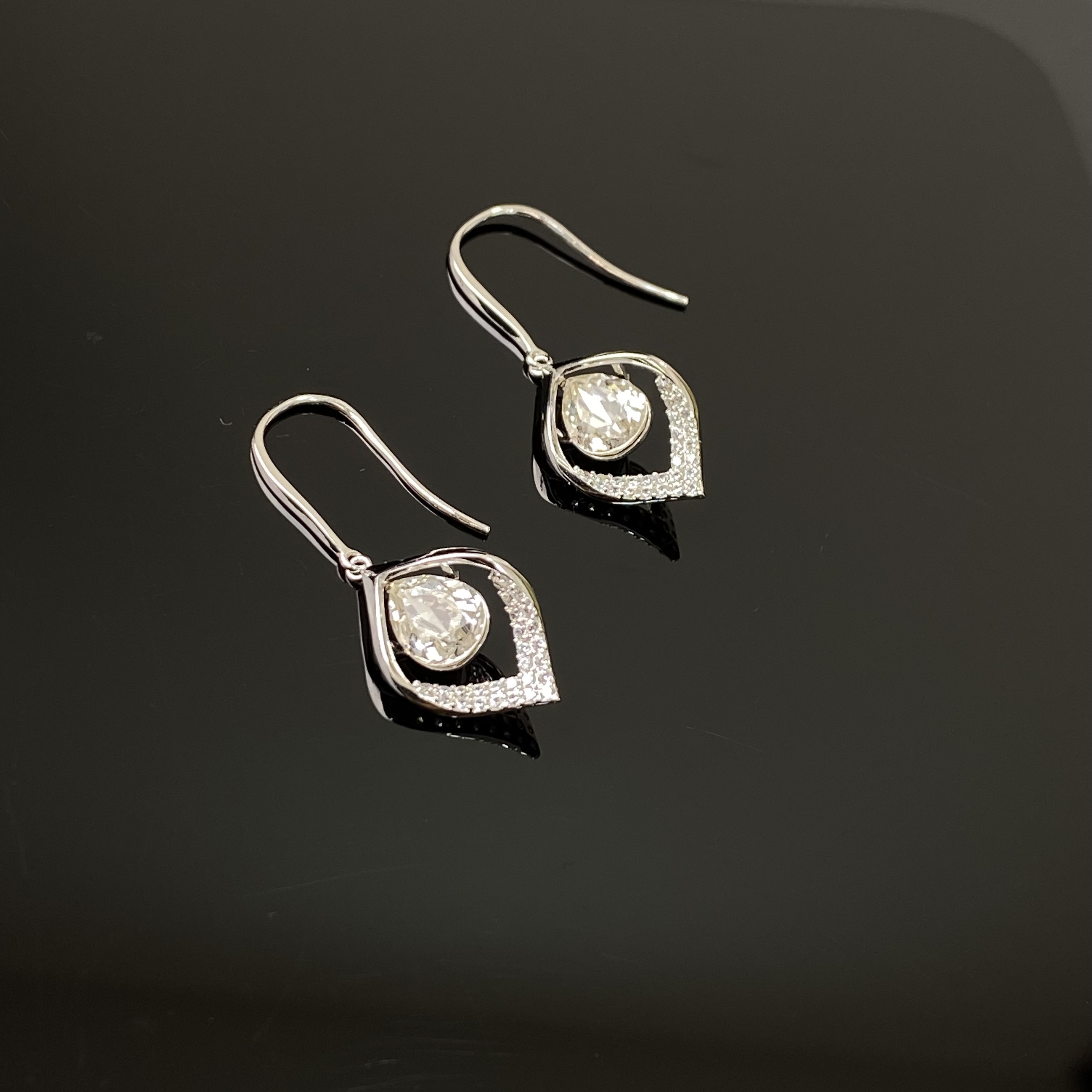 925银合成锆石耳饰 S925银轻奢闪亮高级感耳环