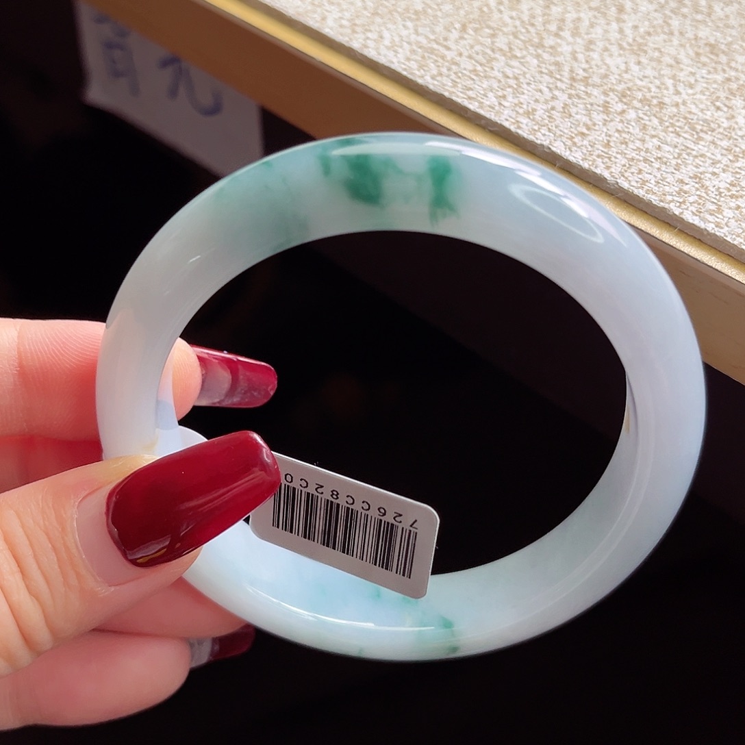 翡翠手镯未镶嵌手镯