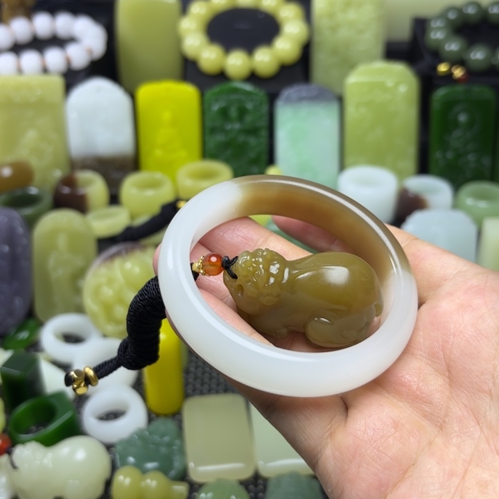 【闪购商品】和田玉未镶嵌颈饰小**世