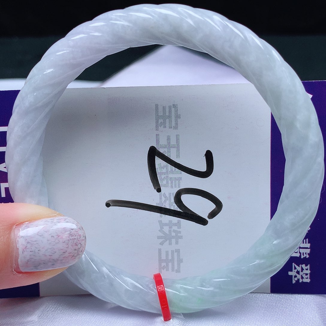 翡翠手镯未镶嵌58圈口