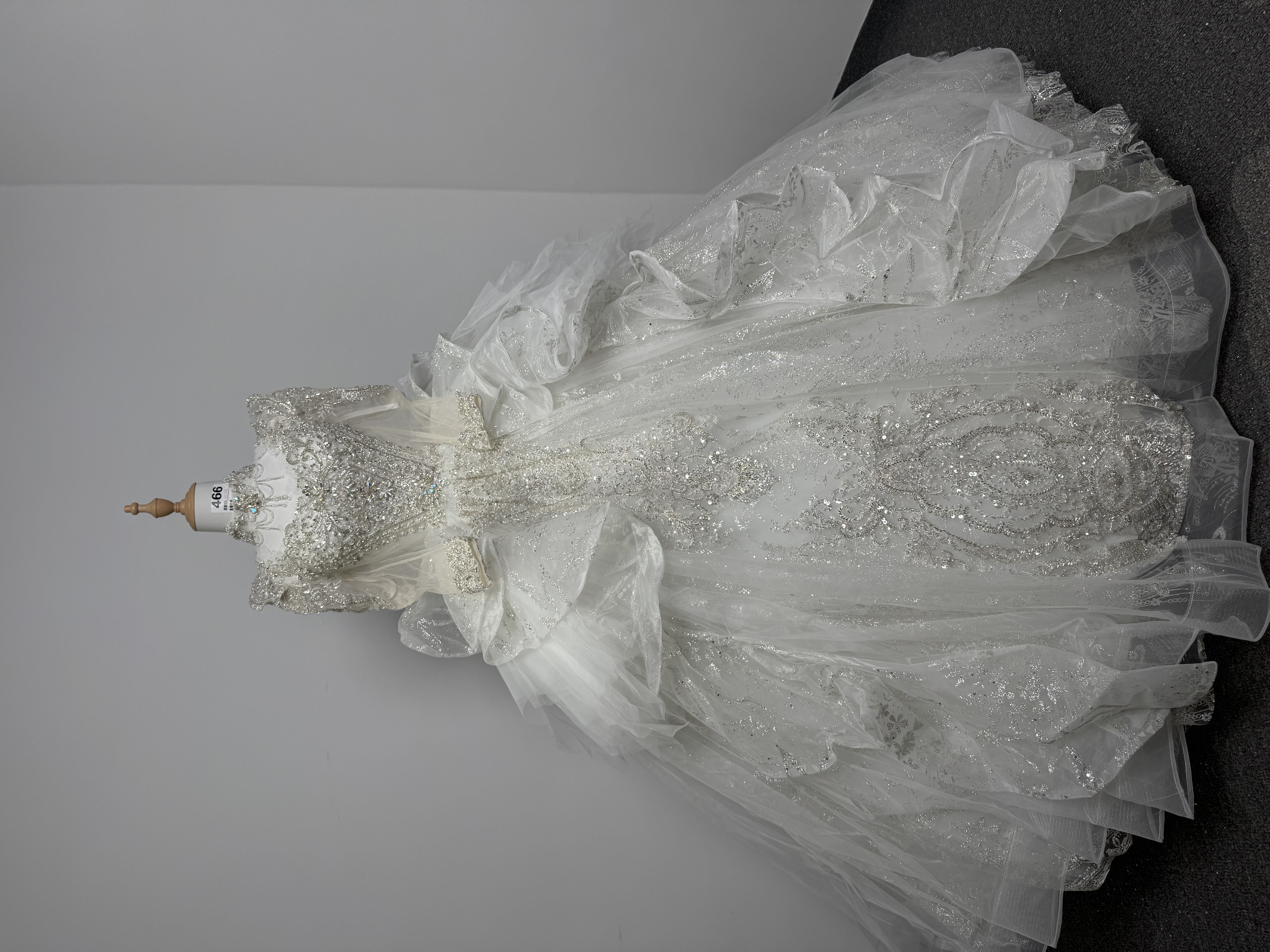 9073长袖重工钉珠奢华蓬蓬纱婚纱婚礼长款宴会齐地公主白色气质