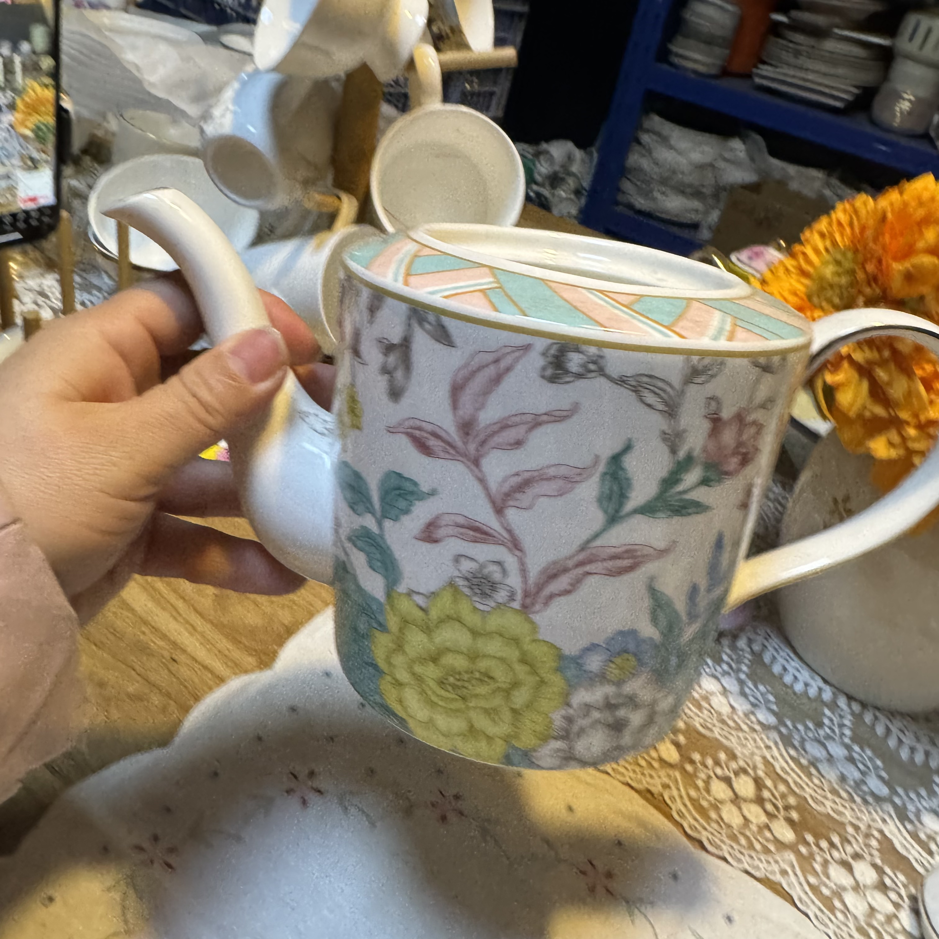 骨瓷茶壶没有盖子