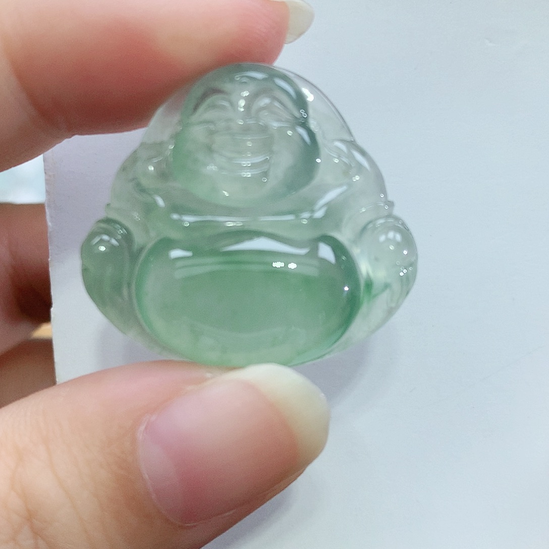 翡翠未镶嵌颈饰佛