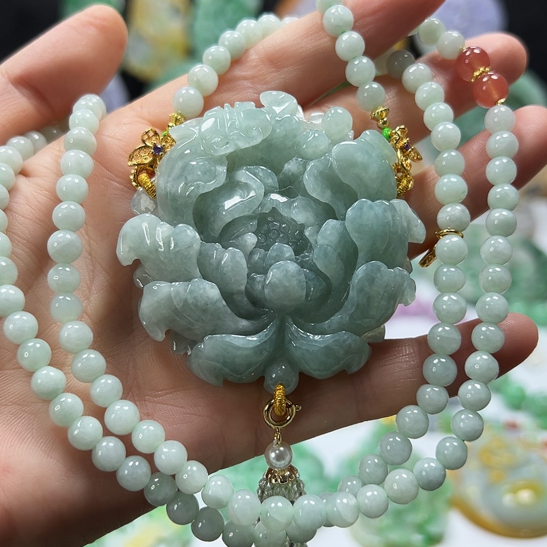 翡翠未镶嵌颈饰吊坠