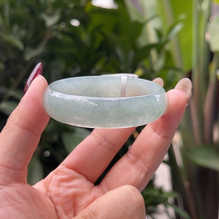 【闪购商品】翡翠手镯未镶嵌53贵妃