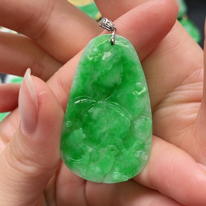 翡翠颈饰未镶嵌吊坠