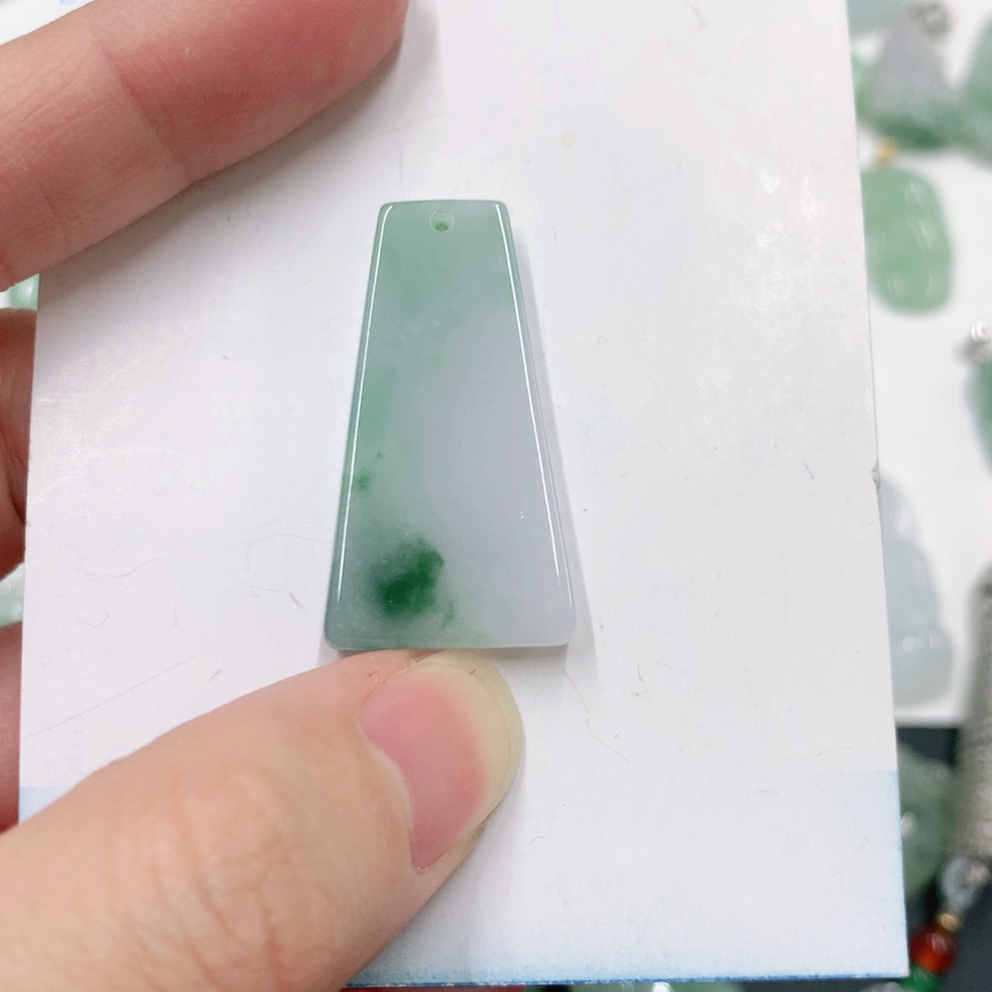 翡翠颈饰未镶嵌1212122212