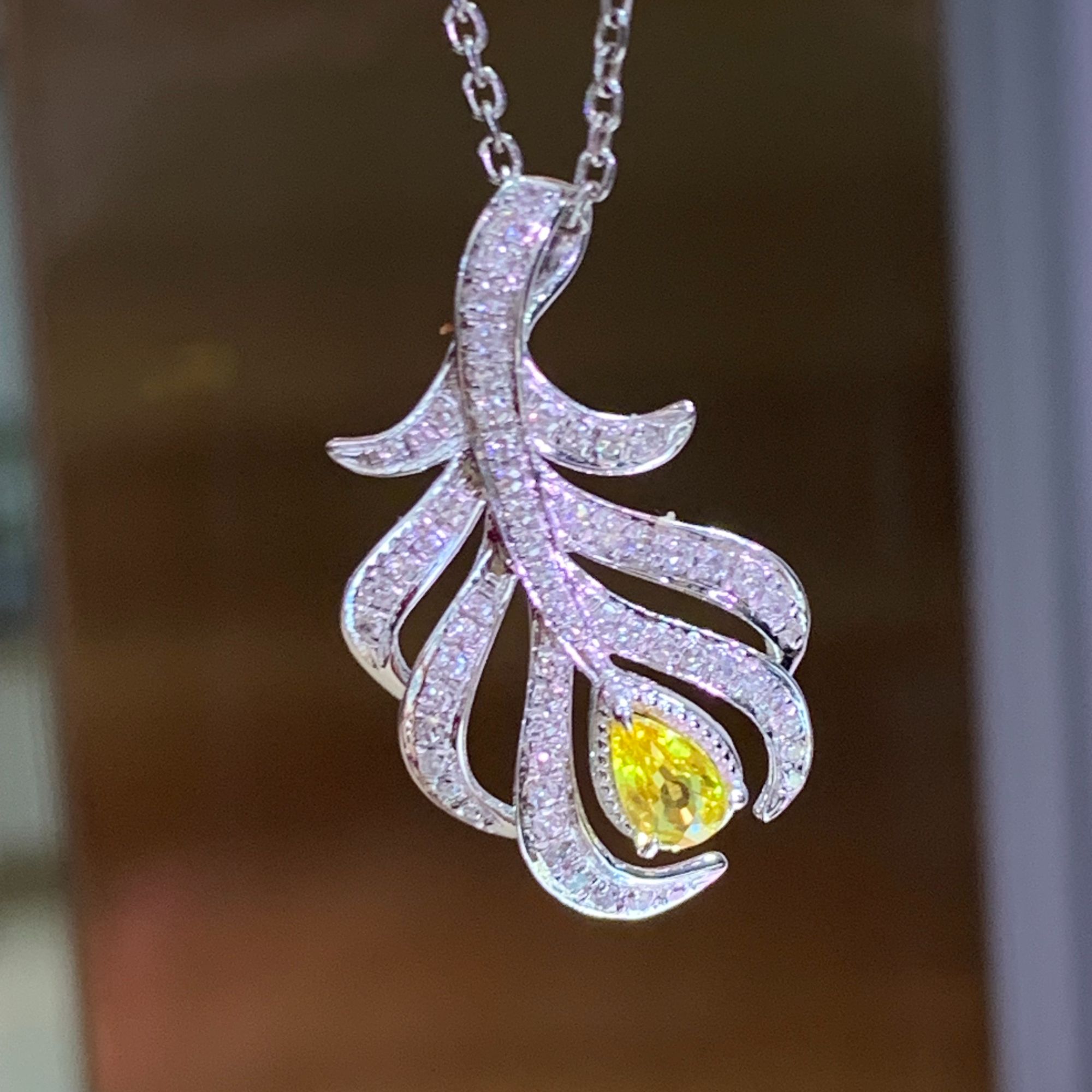 《特价款》天然黄色蓝宝石吊坠女款官方正品彩色宝石钻石吊坠