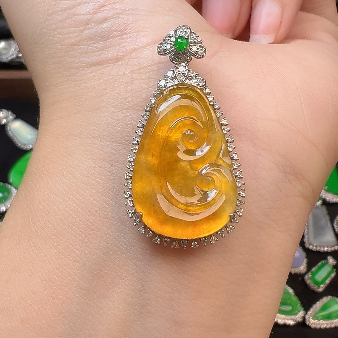 翡翠颈饰18K金镶嵌收货48小时鉴赏期