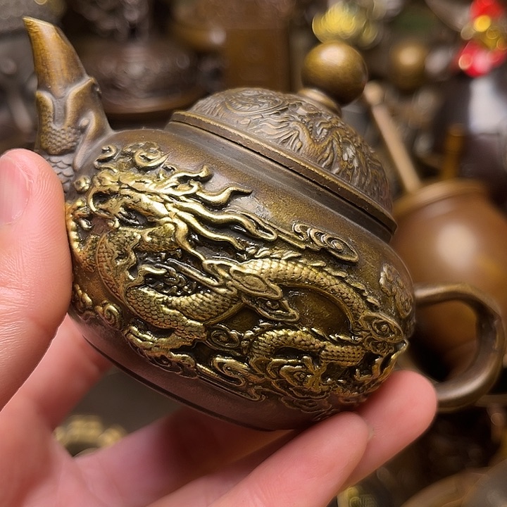 精美铜器批发档口