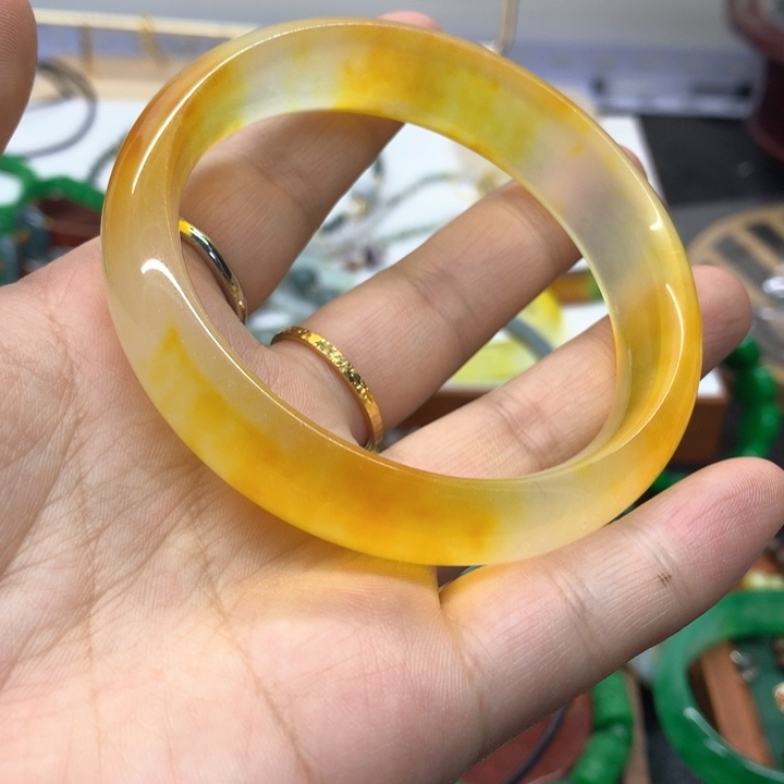 颈饰未镶嵌翡翠吊坠