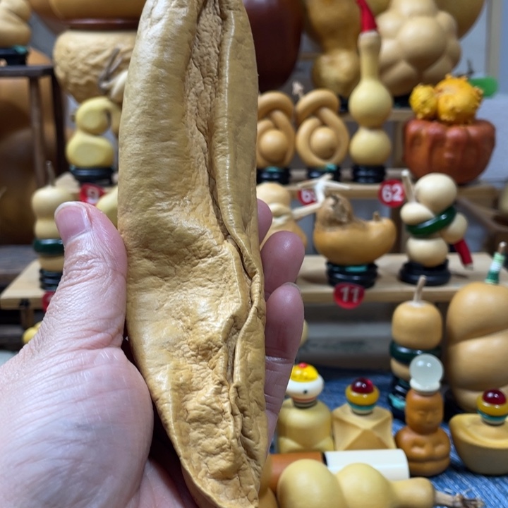 孙***宝18美好的一天从吃瓜开始