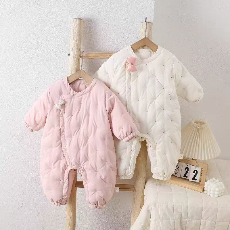 【双十一】冬款上百搭小蝴蝶结点点绗棉哈衣婴幼儿冬季女宝保暖爬服