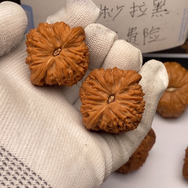 把件文玩核桃小**学南疆石38