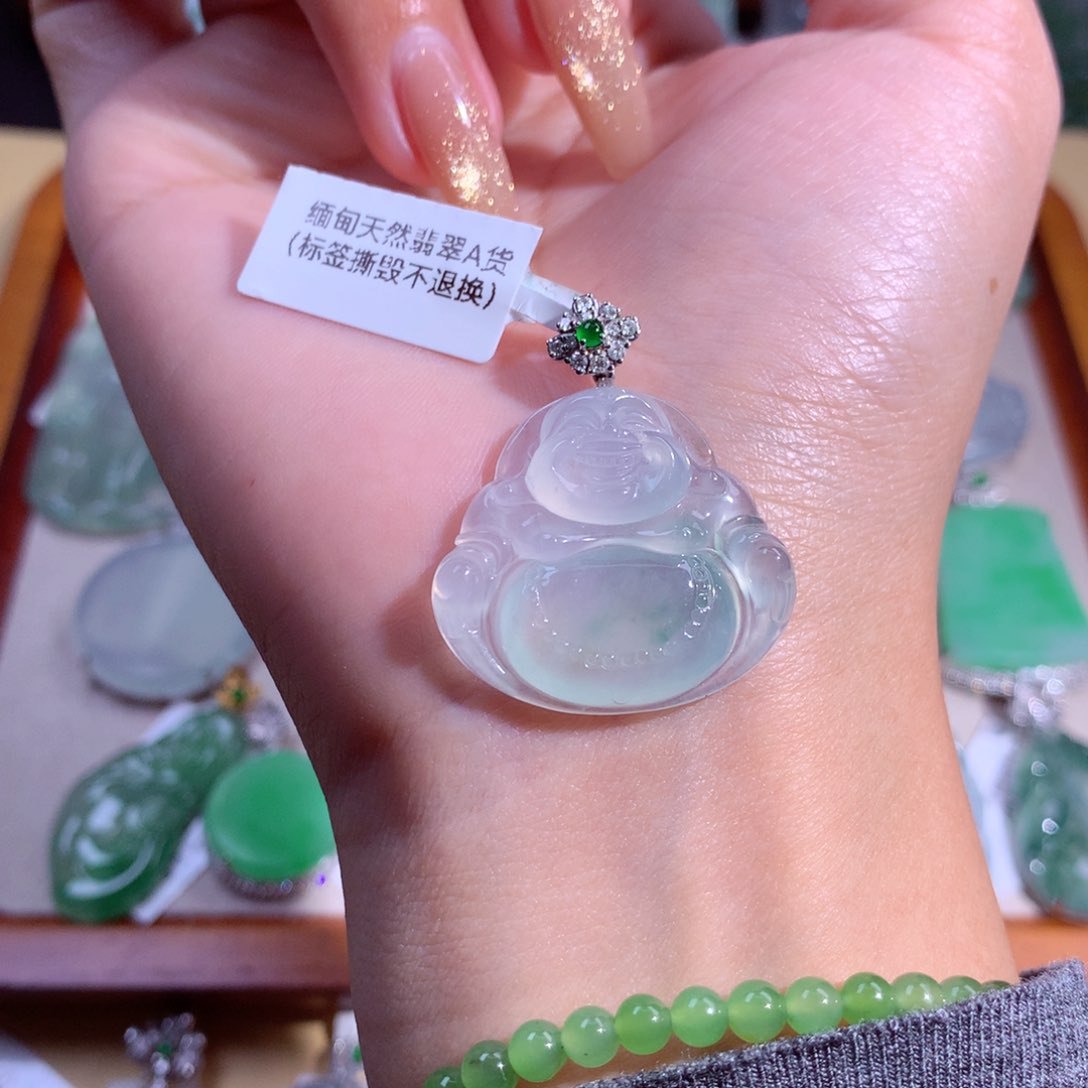 翡翠吊坠(不含链)18K金镶嵌