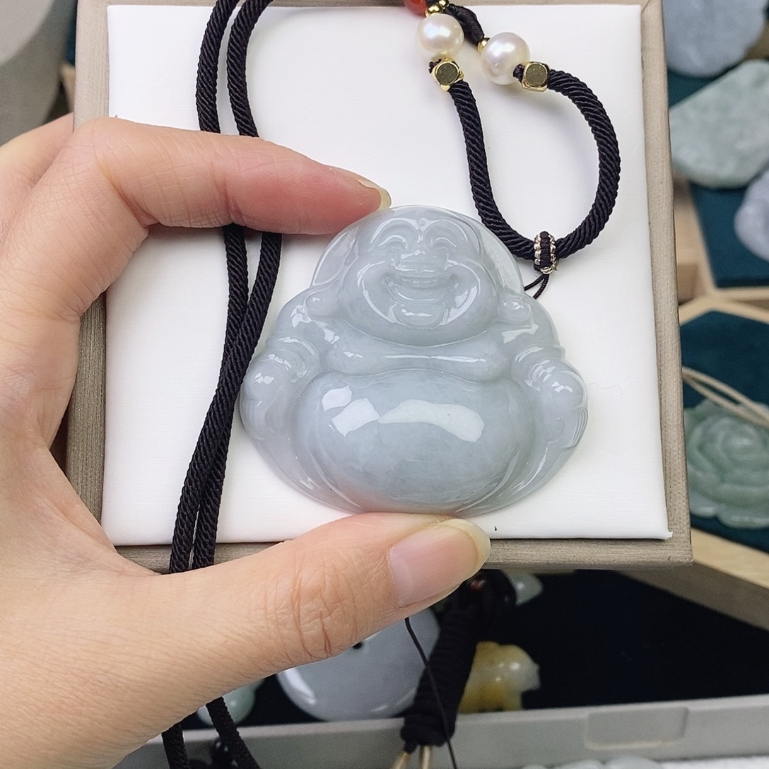 翡翠未镶嵌颈饰佛公