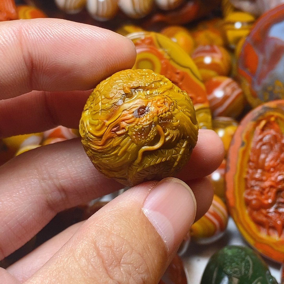 未镶嵌其他玛瑙/玉髓增