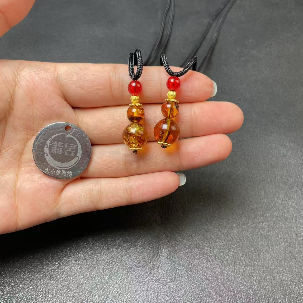 36249T01-4N5-琥珀吊坠绑绳-多样性发其一