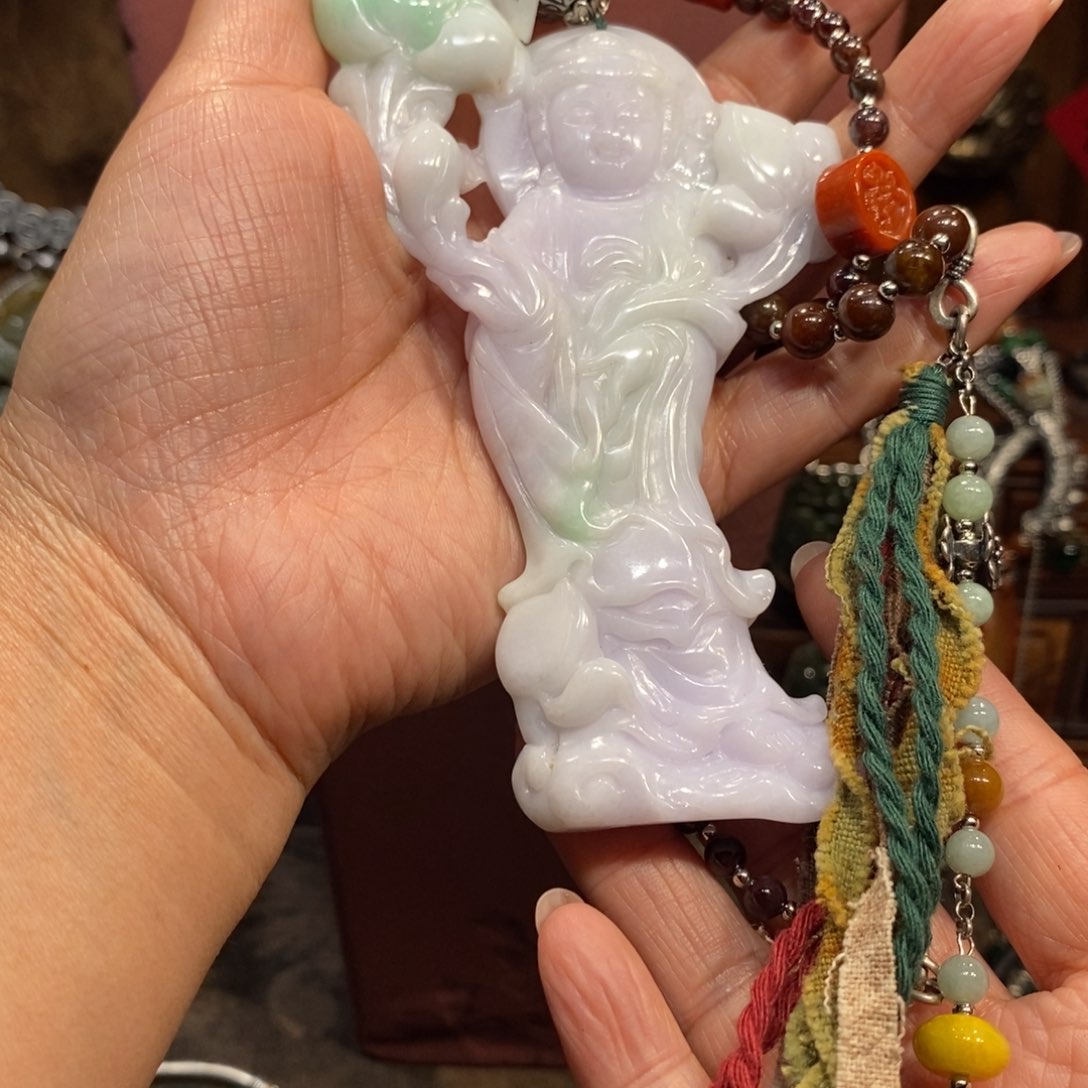 翡翠吊坠(赠链)未镶嵌