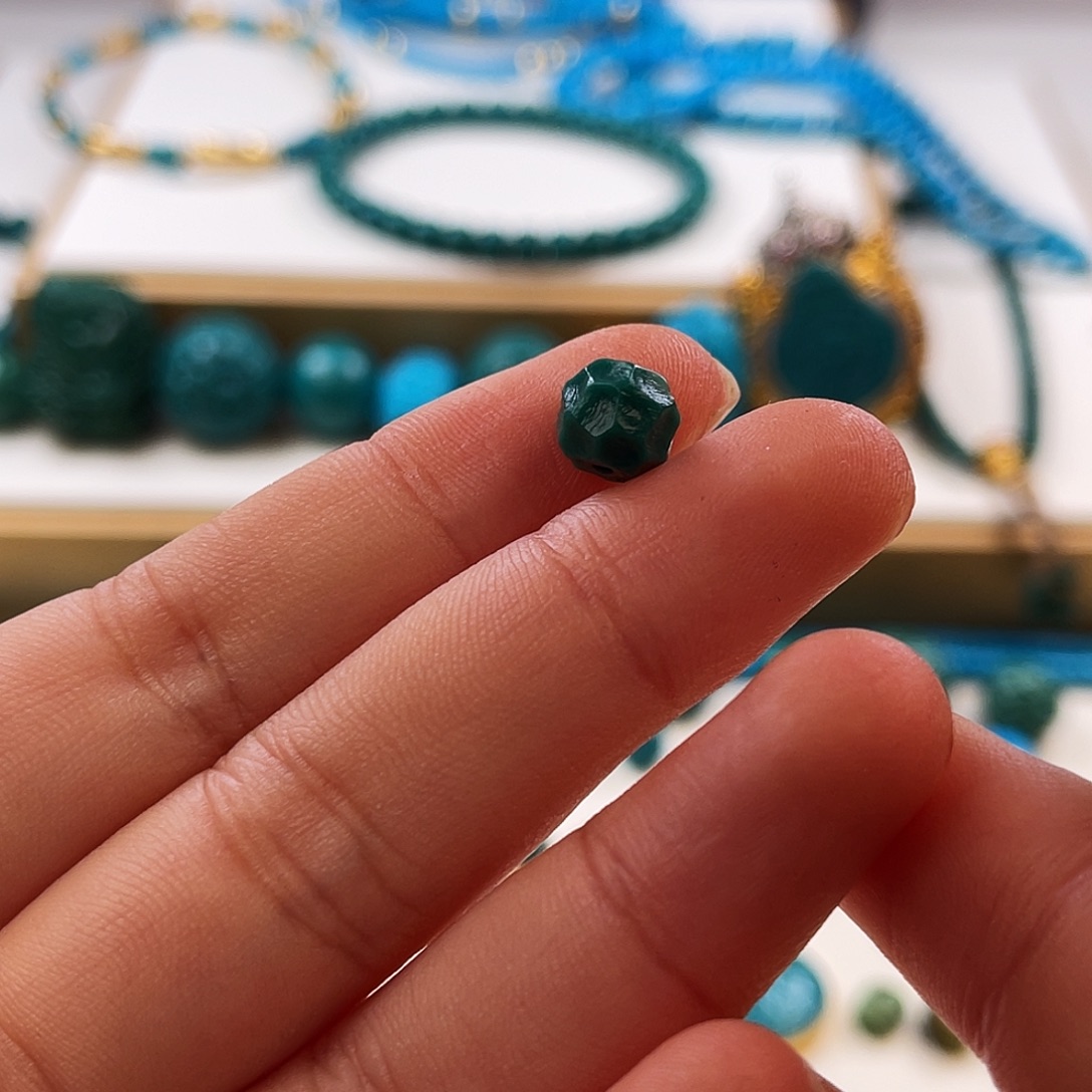 绿松石未镶嵌把件