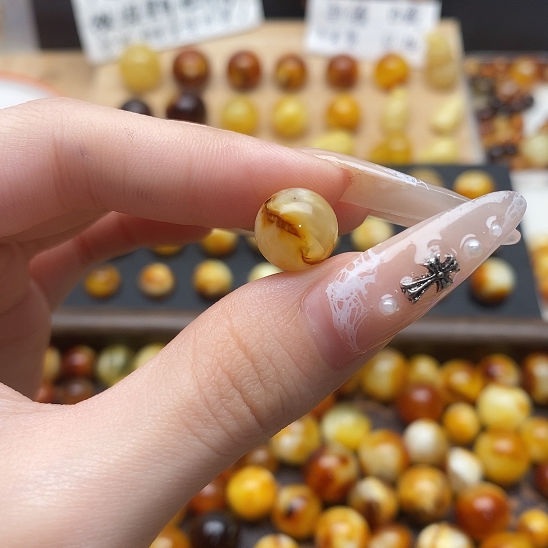T***y蜜蜡未镶嵌裸石蜜蜡