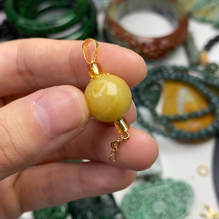 颈饰未镶嵌翡翠吊坠