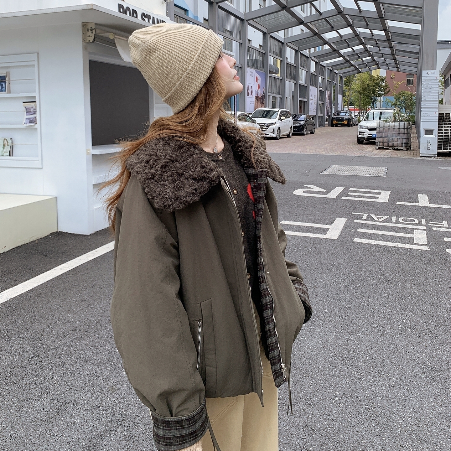 8821羊羔毛翻领加绒加厚冲锋衣外套女2025秋冬新款韩版宽松上衣