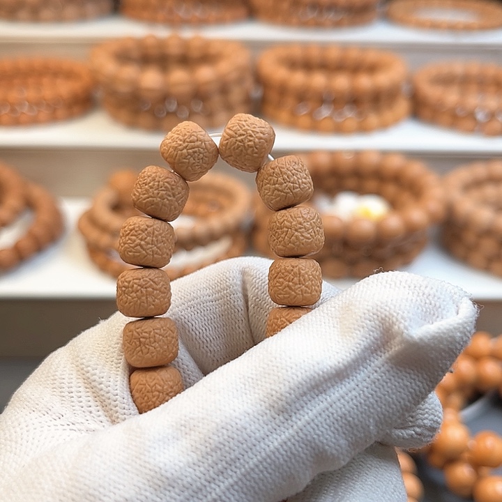 b***u猴头核桃手串龙鳌