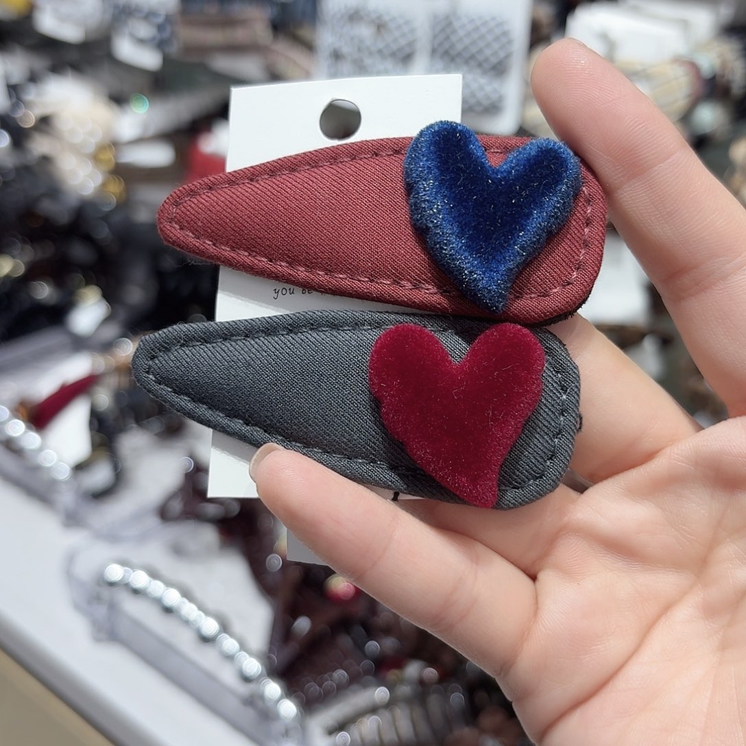 非金属丝绒爱心拜拜各一