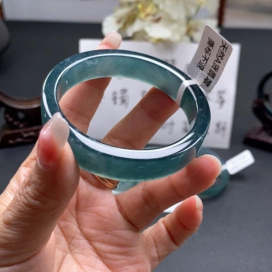 翡翠手镯未镶嵌52尺寸
