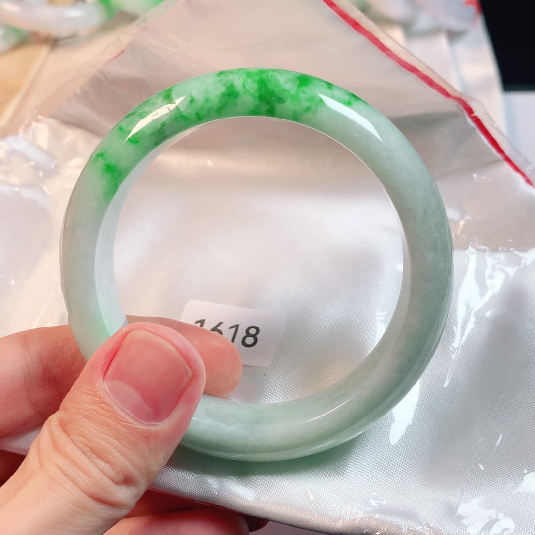 翡翠手镯未镶嵌翡翠手镯1618