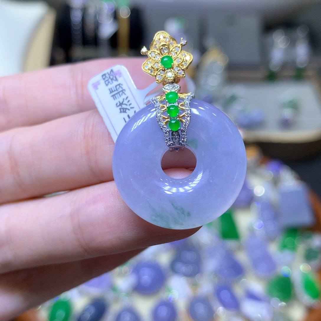 【闪购商品】翡翠颈饰18K金镶嵌翡翠吊坠项链