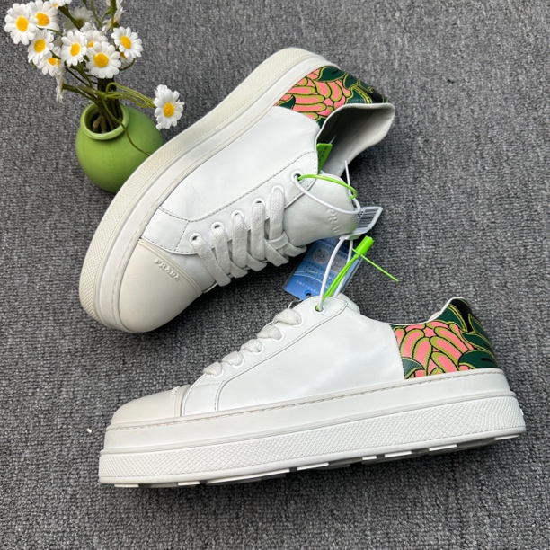 95新 Prada/普拉达 板鞋/阳/38.5码/增高板鞋 