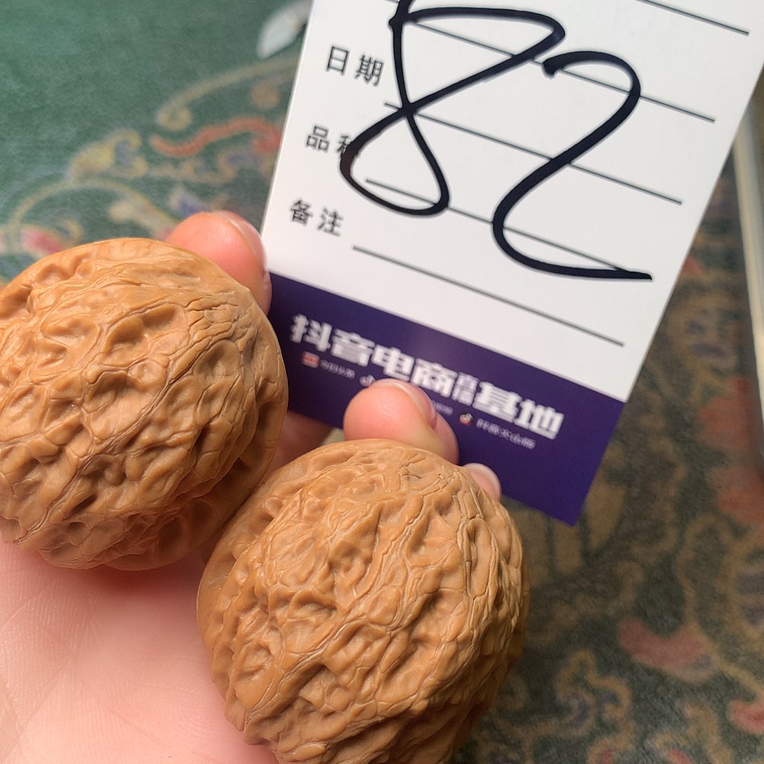 文玩核桃吊坠铁锤