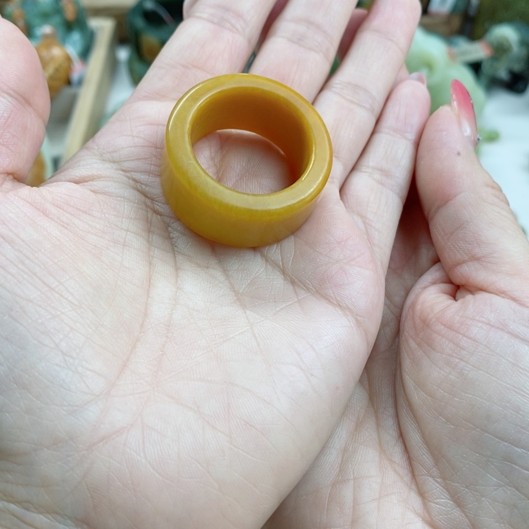 蛇纹石玉戒指未镶嵌