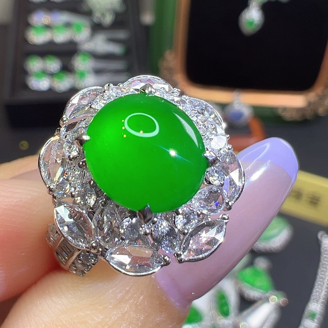 翡翠18K金镶嵌戒指翡翠