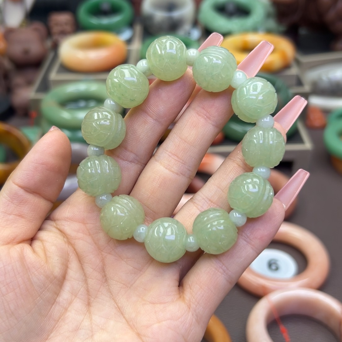 未镶嵌手镯石英岩玉