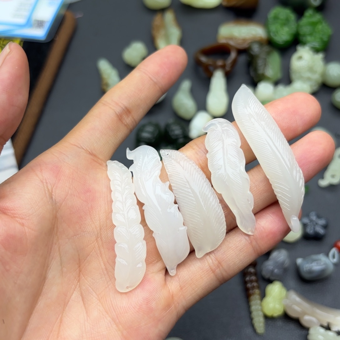 收***”和田玉未镶嵌颈饰拍一发一