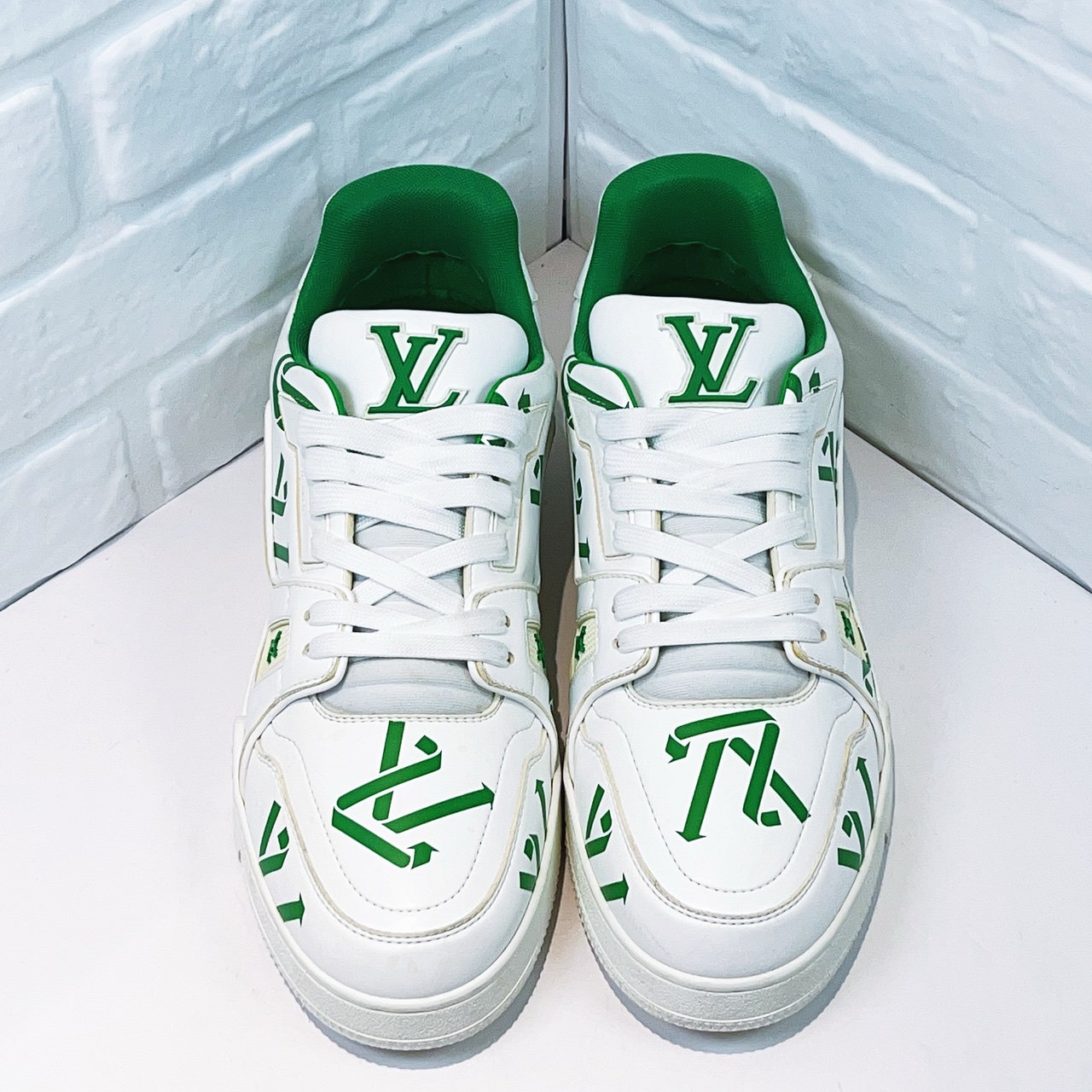 LV 路易威登 trainer 环保款 白绿 欧码8码42码 97新 A1666