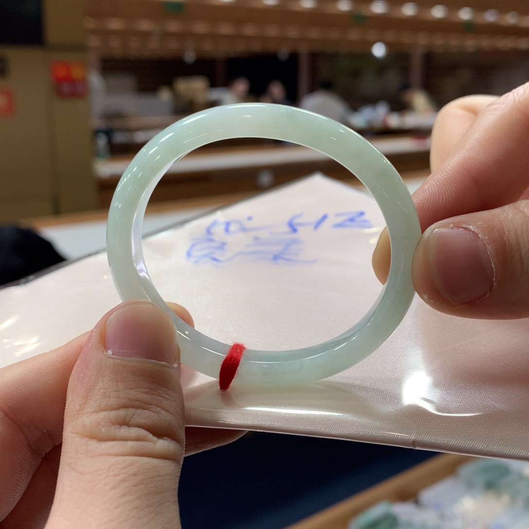 翡翠手镯未镶嵌买断