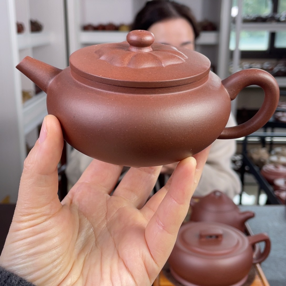 紫砂茶壶底槽清莲花盖270cc