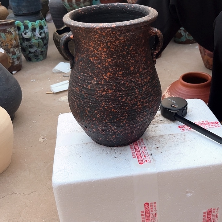 粗陶高度23口径16带孔