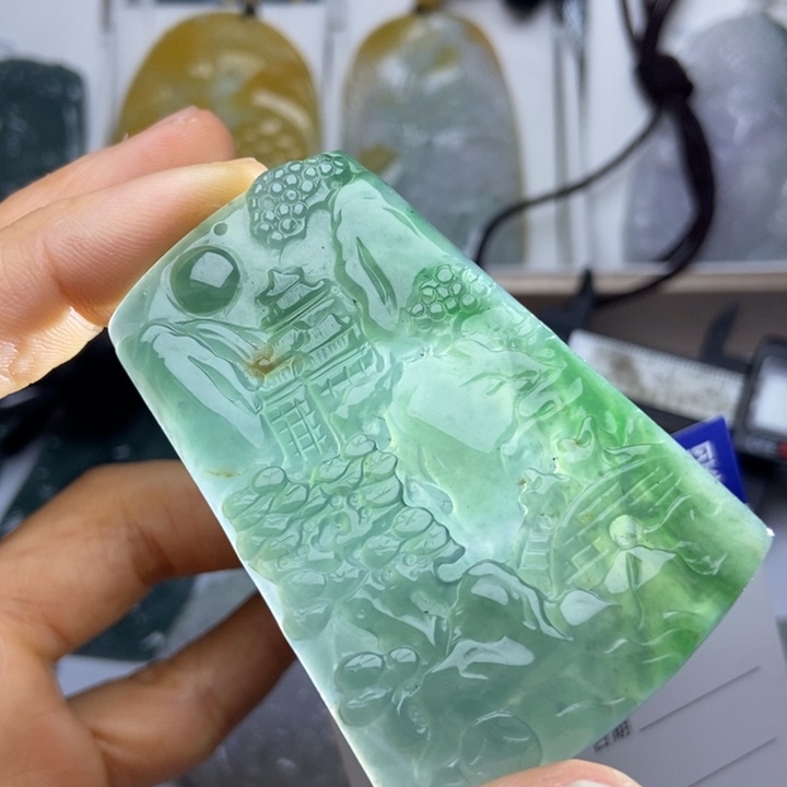 翡翠未镶嵌颈饰翡翠