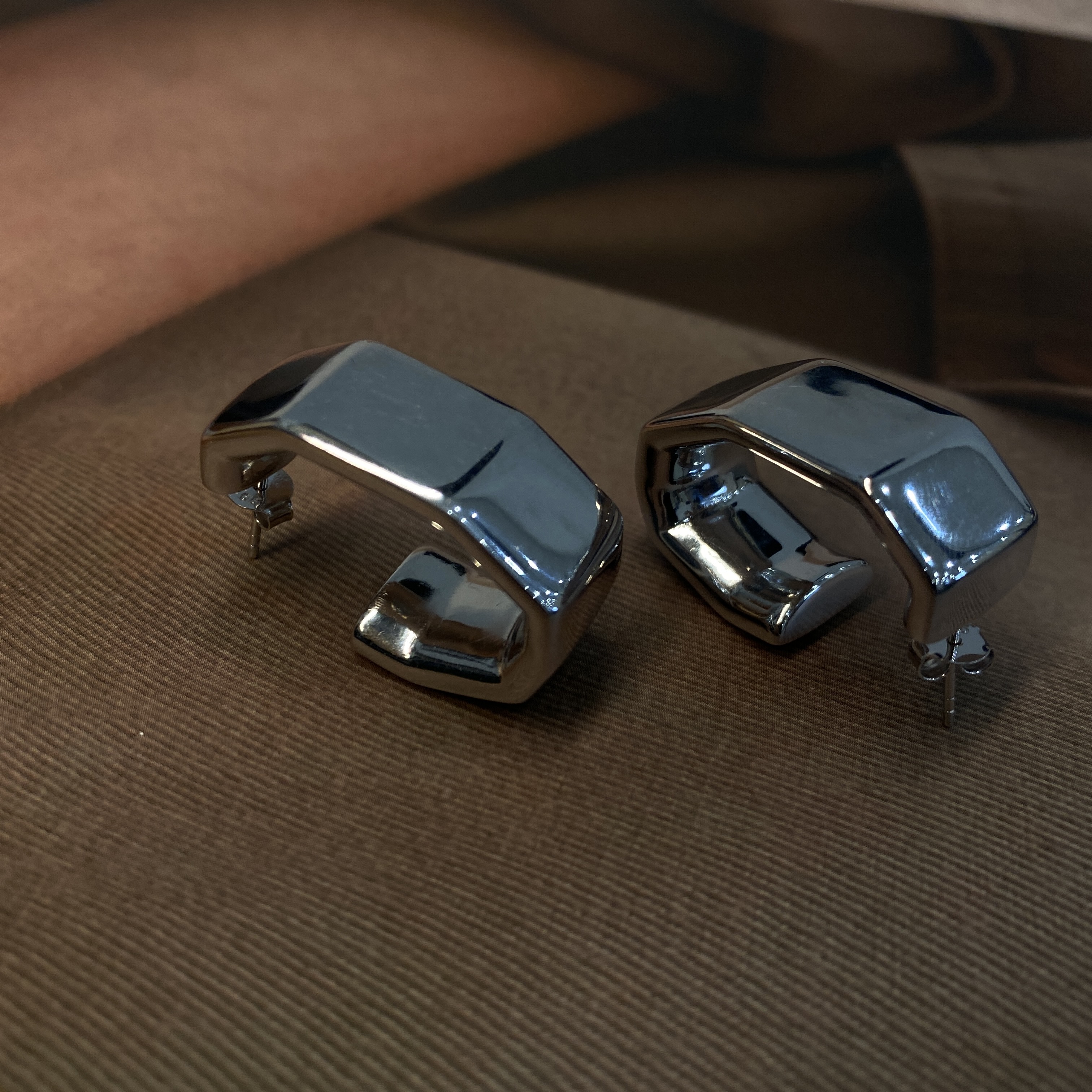 925银耳饰 S925银原创小众设计时尚轻奢高级感宽面多面5DC形耳饰