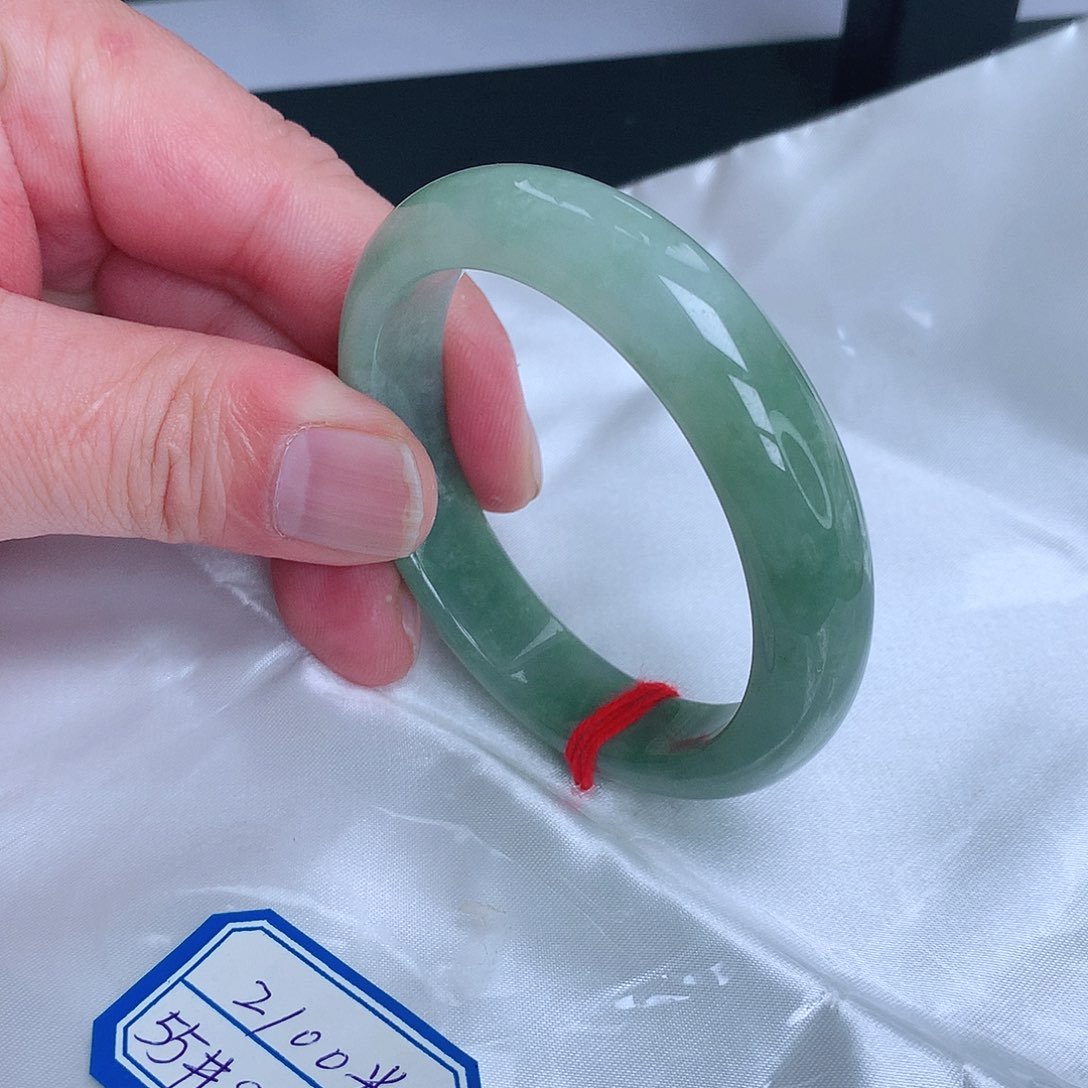 翡翠手镯未镶嵌55！