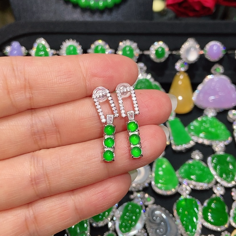 【闪购商品】翡翠耳饰未镶嵌天然翡翠